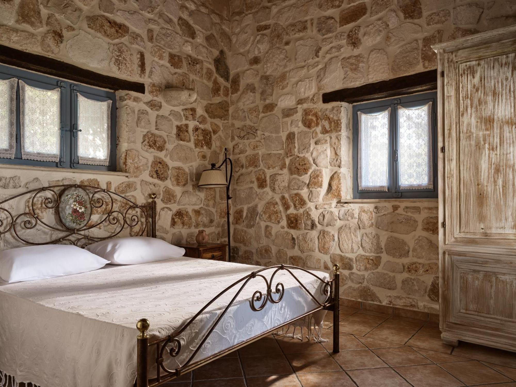 Strofilia Stone Residences Volímai エクステリア 写真
